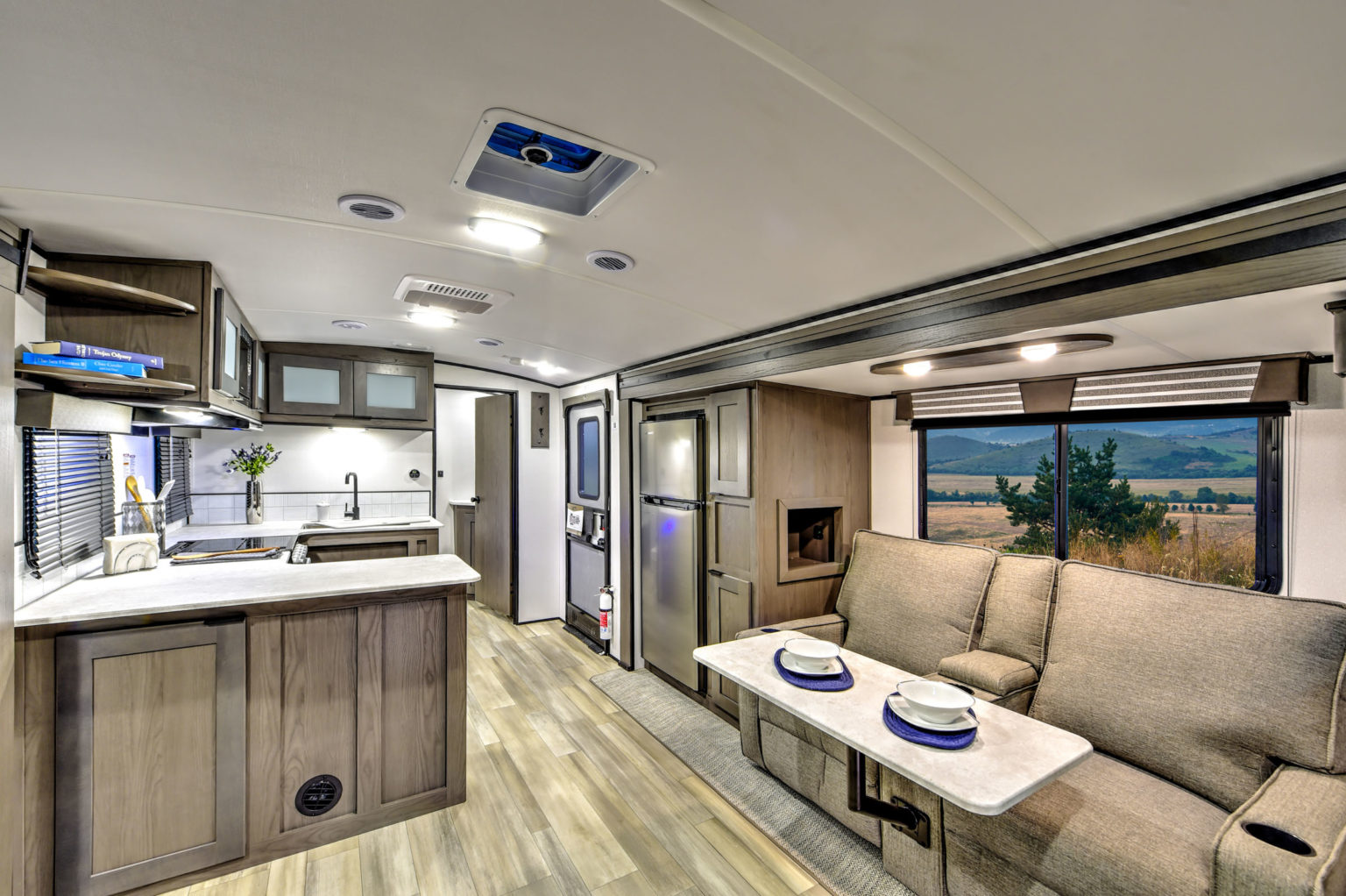 A Guide To Finding The Best RV Kitchens | Cruiser RVs