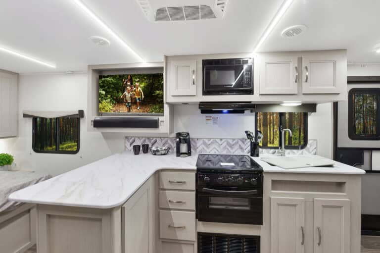 2026 Cruiser RV Shadow Cruiser 235RBS photo 7