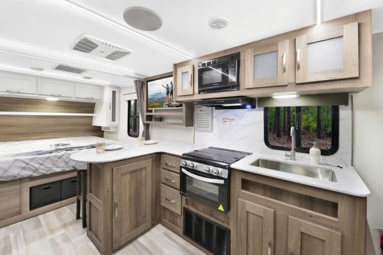 2026 Cruiser RV MPG 2400PD photo 3